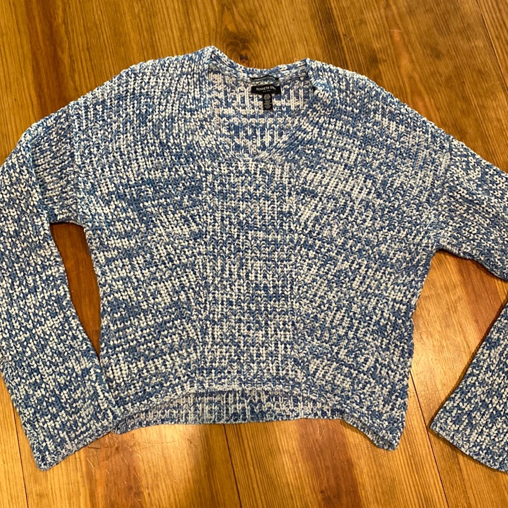 Kenneth Cole chunky knit v-neck sweater, XS, great condition